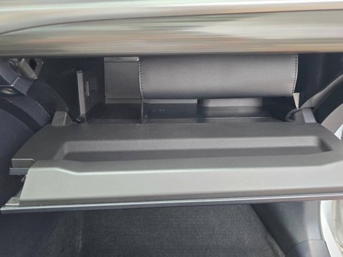 Used 2013 Lexus CT 200h w/ F Sport Pkg w/Nuluxe Trim FWD image 33