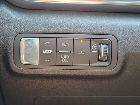 Used 2025 GMC Terrain Elevation w/ Elevation Premium Package AWD/4WD image 29
