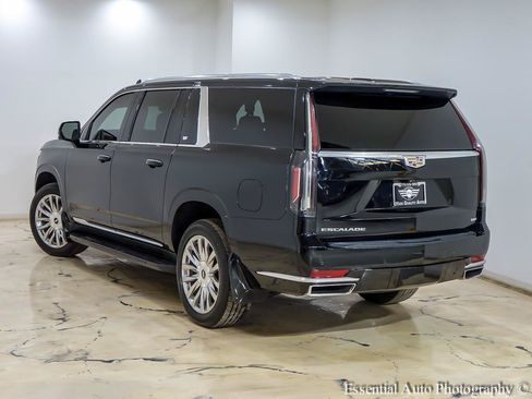 Used 2022 Cadillac Escalade ESV Premium Luxury AWD/4WD image 10