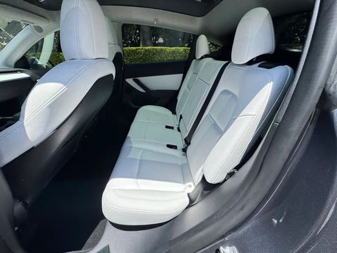 Used 2024 Tesla Model Y Long Range AWD/4WD image 13