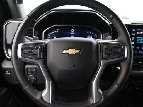 Used 2025 Chevrolet Silverado 1500 LTZ AWD/4WD image 36