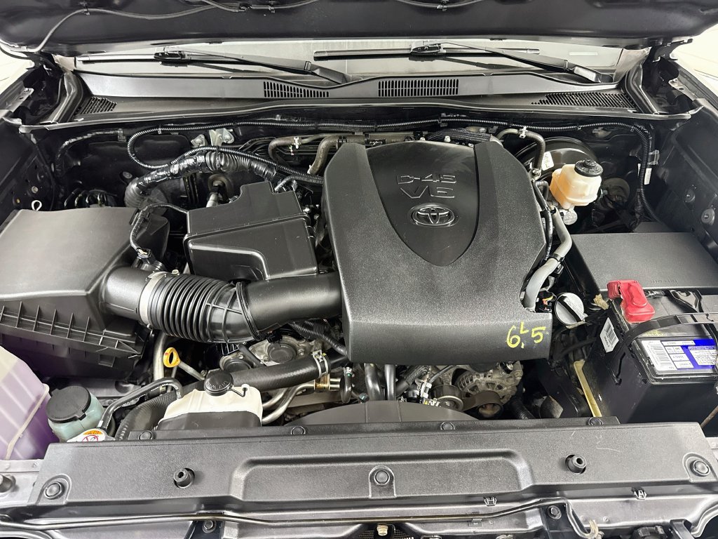 Used 2019 Toyota Tacoma TRD Sport AWD/4WD image 29
