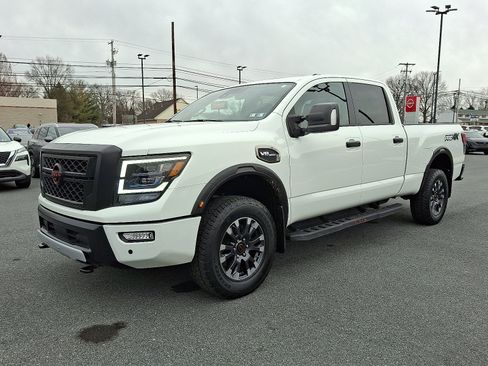 Certified 2023 Nissan Titan PRO-4X w/ Pro-4x Convenience Package image 3