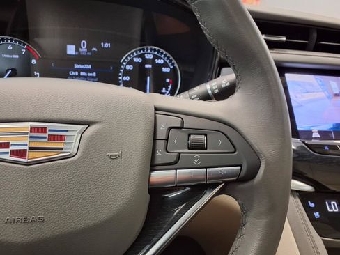 Certified 2025 Cadillac XT6 Premium Luxury FWD image 27