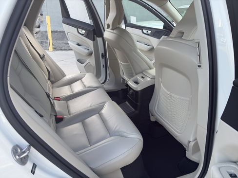 New 2026 Volvo XC60 T8 Ultra w/ Protection Package Premier image 12