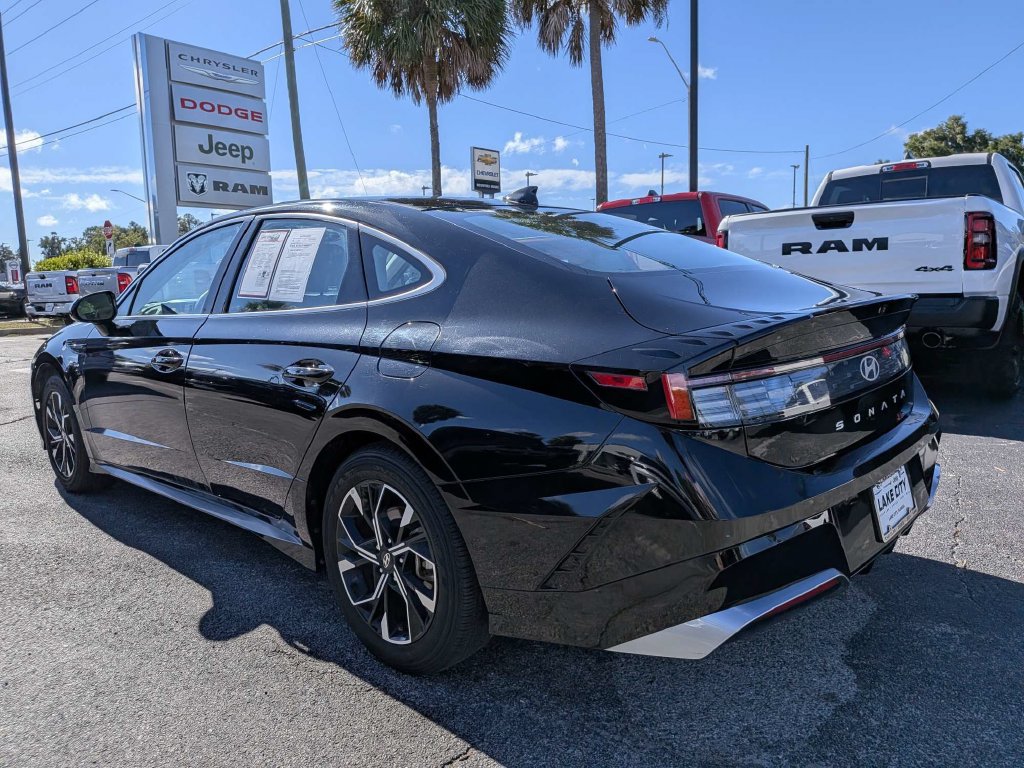 Used 2025 Hyundai Sonata SEL FWD image 5