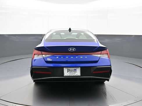 Certified 2024 Hyundai Elantra SEL w/ Convenience Package FWD image 7