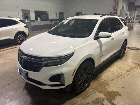 Used 2023 Chevrolet Equinox RS image 5