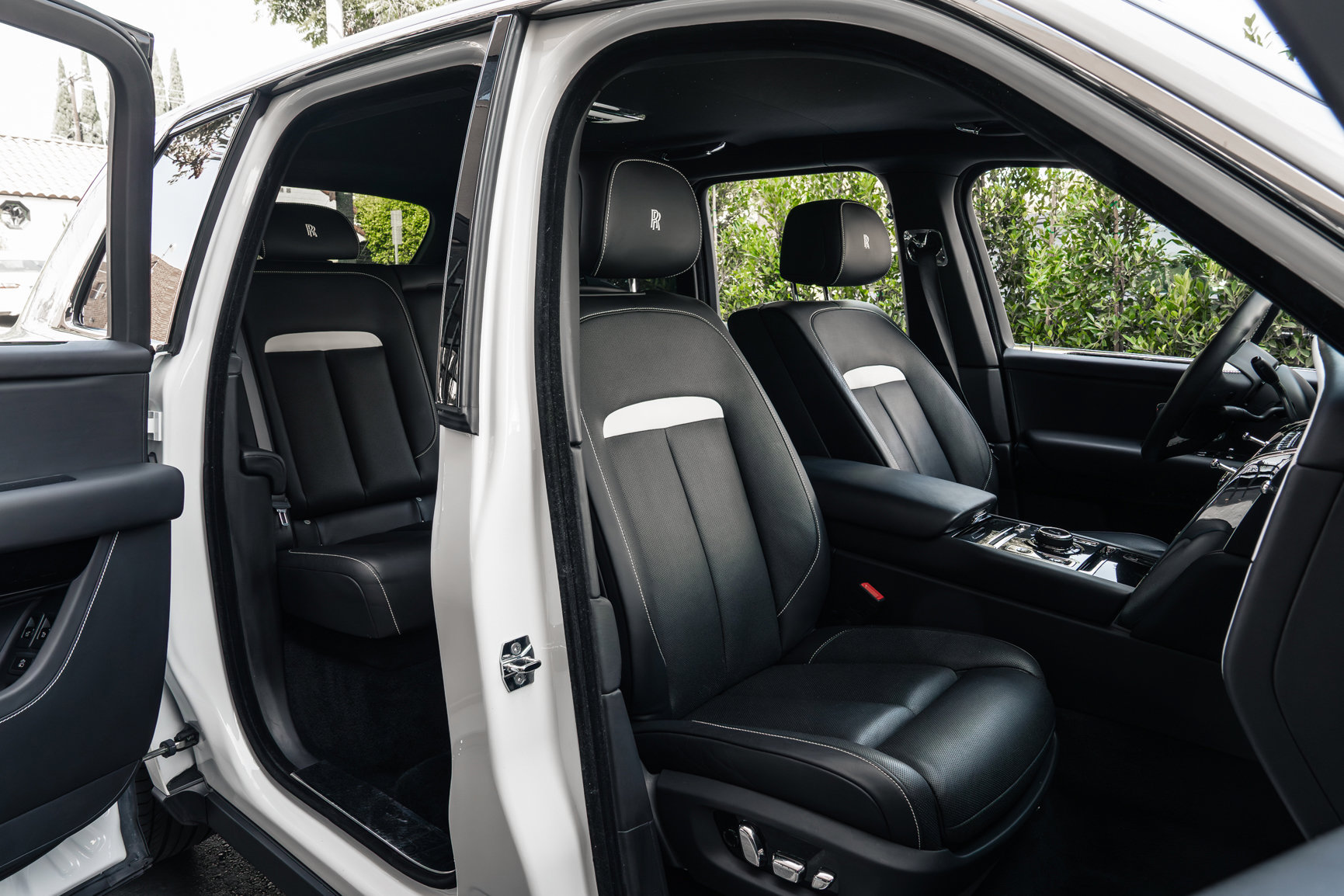 Used 2023 Rolls-Royce Cullinan w/ Technology Package AWD/4WD image 46