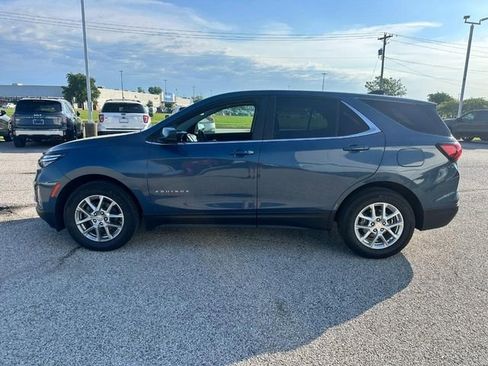 Used 2024 Chevrolet Equinox LT FWD image 2