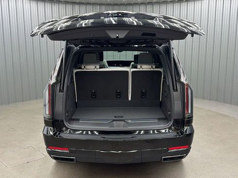 Used 2026 Cadillac Escalade Platinum Sport AWD/4WD image 16