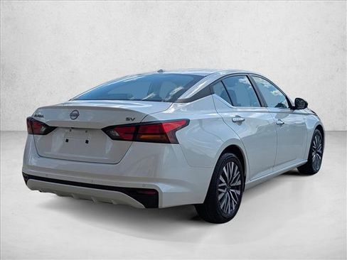 Used 2024 Nissan Altima 2.5 SV image 5