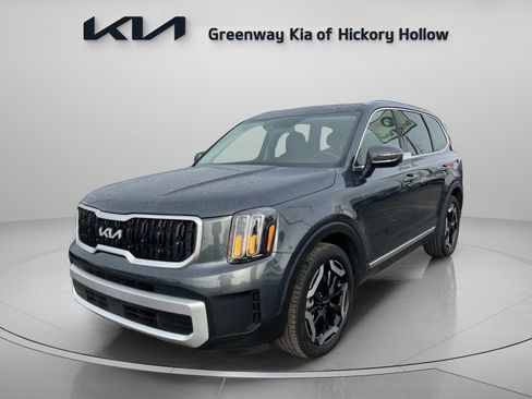 Used 2024 Kia Telluride EX image 3