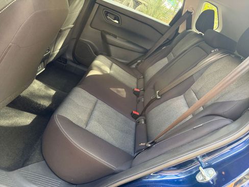 Used 2025 Nissan Rogue SV image 23