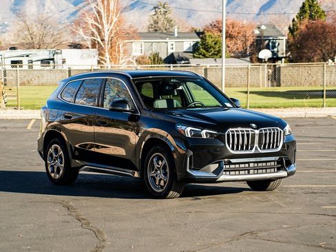 Used 2025 BMW X1 xDrive28i w/ Technology Package image 3