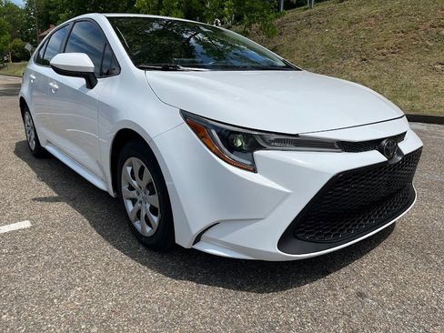 Used 2021 Toyota Corolla LE FWD image 31