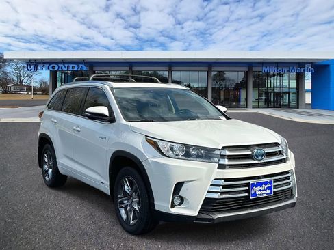 Used 2018 Toyota Highlander Limited Platinum image 1