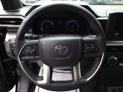Used 2025 Toyota Tacoma TRD Off-Road AWD/4WD image 13