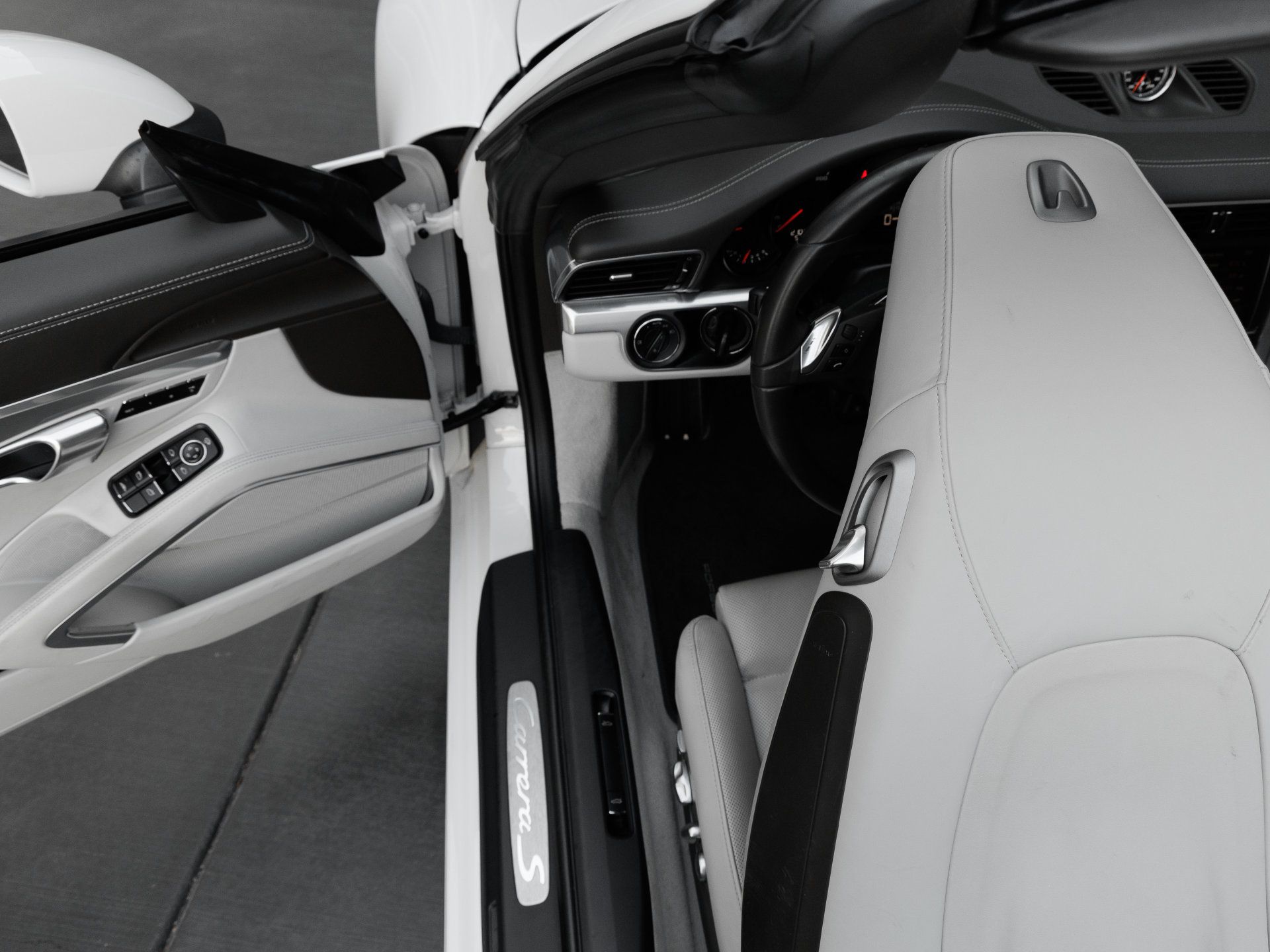 Used 2012 Porsche 911 Carrera S RWD image 26