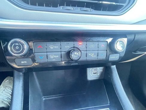 Certified 2025 Jeep Compass Limited AWD/4WD image 22