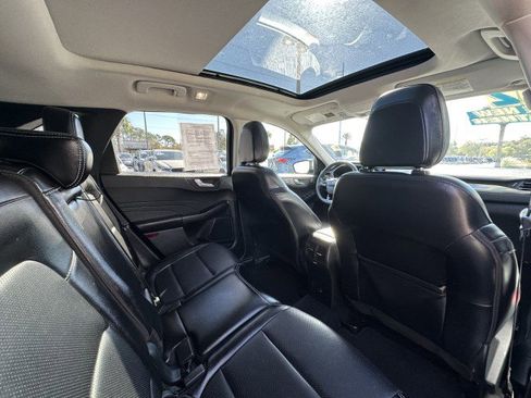 Used 2022 Ford Escape Titanium w/ Class II Trailer Tow Package image 22