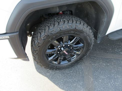 Certified 2024 GMC Sierra 2500 AT4 AWD/4WD image 16