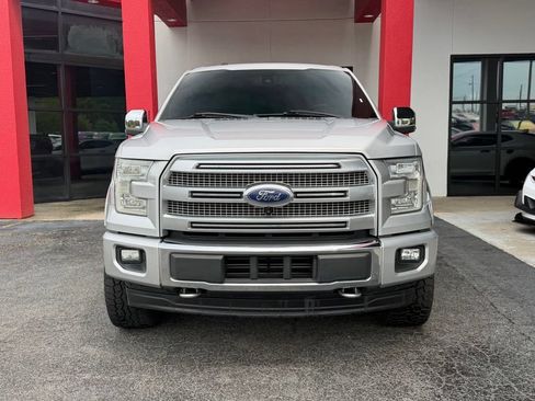Used 2017 Ford F150 Platinum w/ Equipment Group 701A Luxury AWD/4WD image 3
