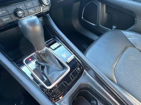 Used 2024 Jeep Compass Latitude image 30