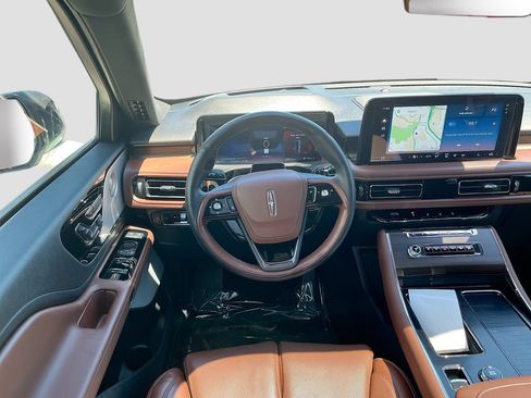 Used 2025 Lincoln Aviator Reserve w/ Equipment Group 201A AWD/4WD image 24
