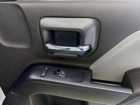 Used 2018 Chevrolet Silverado 1500 Custom w/ Custom Value Package image 29