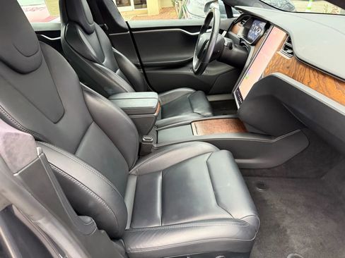 Used 2020 Tesla Model S Long Range Plus image 22