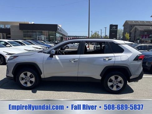 Used 2023 Toyota RAV4 XLE FWD image 10