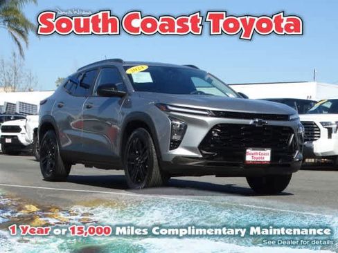 Used 2024 Chevrolet Trax ACTIV w/ Driver Confidence Package image 1