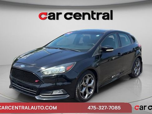 Used 2018 Ford Focus ST FWD image 1