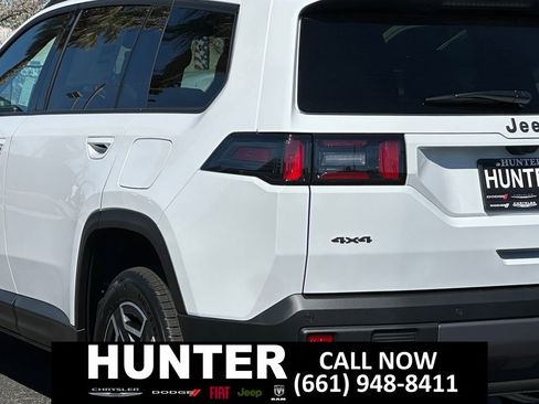 New 2026 Jeep Cherokee Laredo image 5