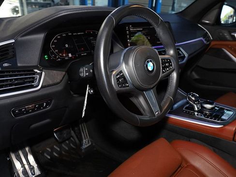 Used 2021 BMW X5 M50i w/ Premium Package AWD/4WD image 24