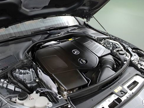 Used 2023 Mercedes-Benz C 300 Sedan image 32