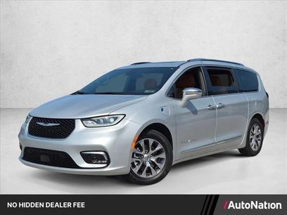 Used 2024 Chrysler Pacifica Pinnacle