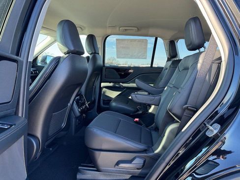 New 2026 Lincoln Aviator AWD image 10