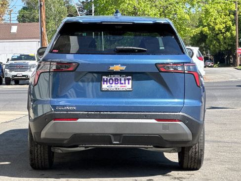 New 2026 Chevrolet Equinox LT w/ Convenience Package II image 4