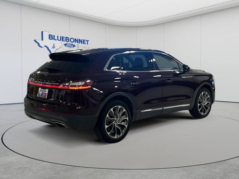Used 2022 Lincoln Nautilus Reserve AWD/4WD image 5