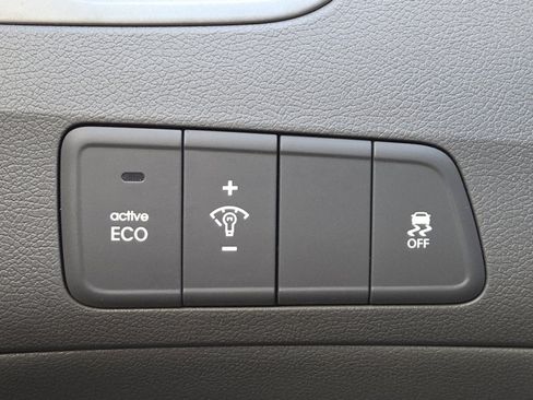 Used 2016 Hyundai Elantra SE FWD image 5