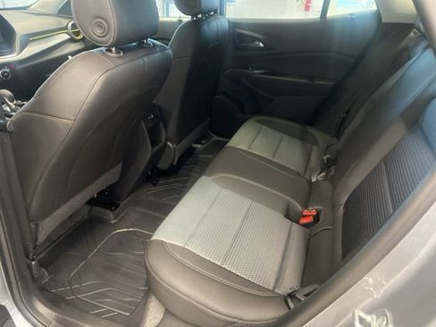 New 2026 Chevrolet Trax LT w/ LT Convenience Package FWD image 27