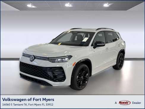 New 2026 Volkswagen Tiguan SE R-Line FWD image 1