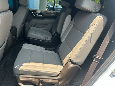 Used 2024 Chevrolet Tahoe Z71 w/ Luxury Package AWD/4WD image 20