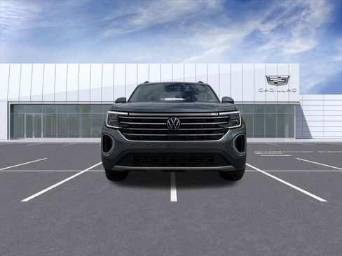 Used 2024 Volkswagen Atlas SE w/ Panoramic Sunroof Package AWD/4WD image 7