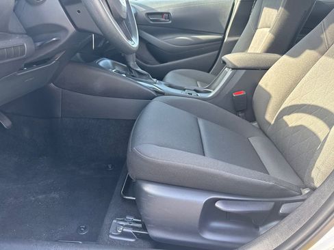 Used 2025 Toyota Corolla LE image 10