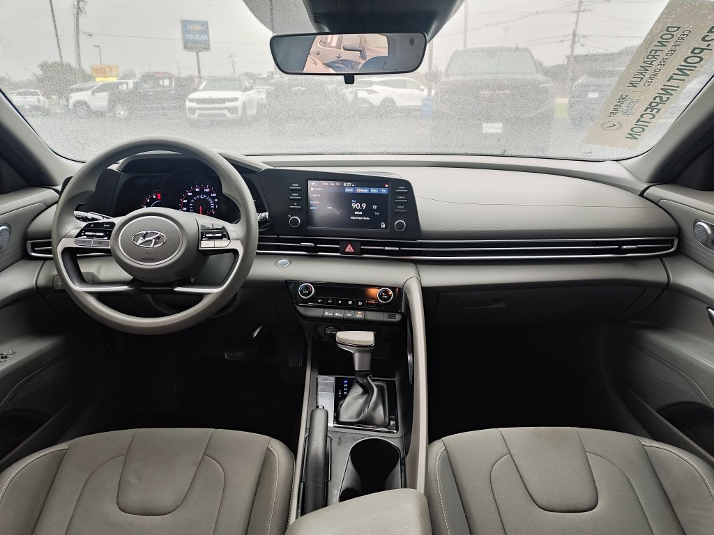 Used 2023 Hyundai Elantra SEL FWD image 15