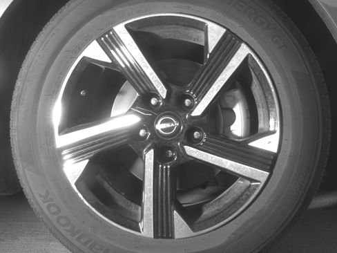 Used 2025 Nissan Sentra SV FWD image 13