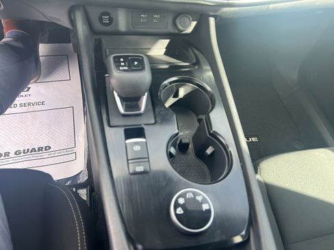 Used 2024 Nissan Rogue S image 16